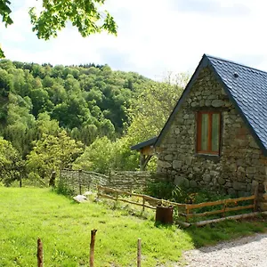 https://le-ptit-gite-de-chomet.hotels-rhonealpes.com