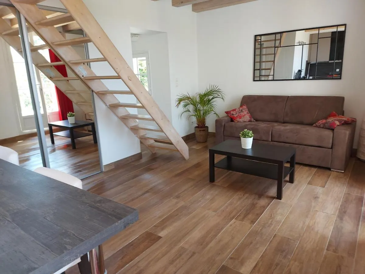 La Petite Magali Apartment Hyeres 0*,
